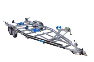 BP2600-DRB boat trailer with flip-up LED tail lights