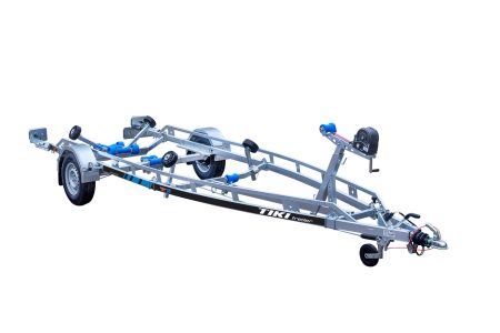 BP1500-RBA boat trailer with flip-up LED tail lights